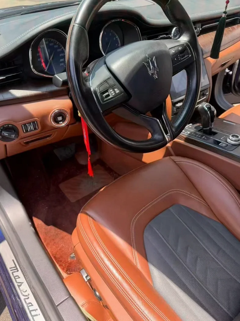 玛莎拉蒂总裁 后面外观一