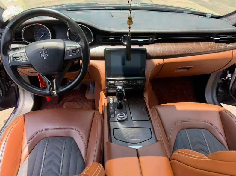 玛莎拉蒂总裁 后面外观二