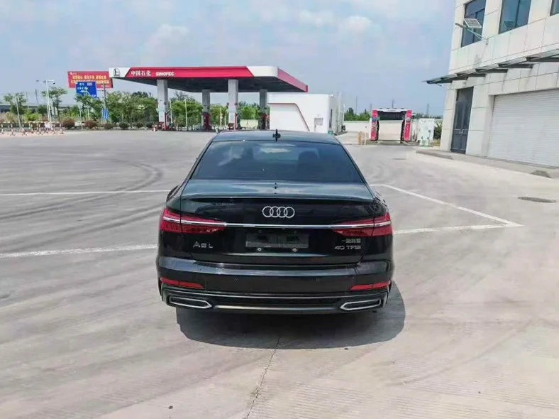 奥迪A6L 内饰后排