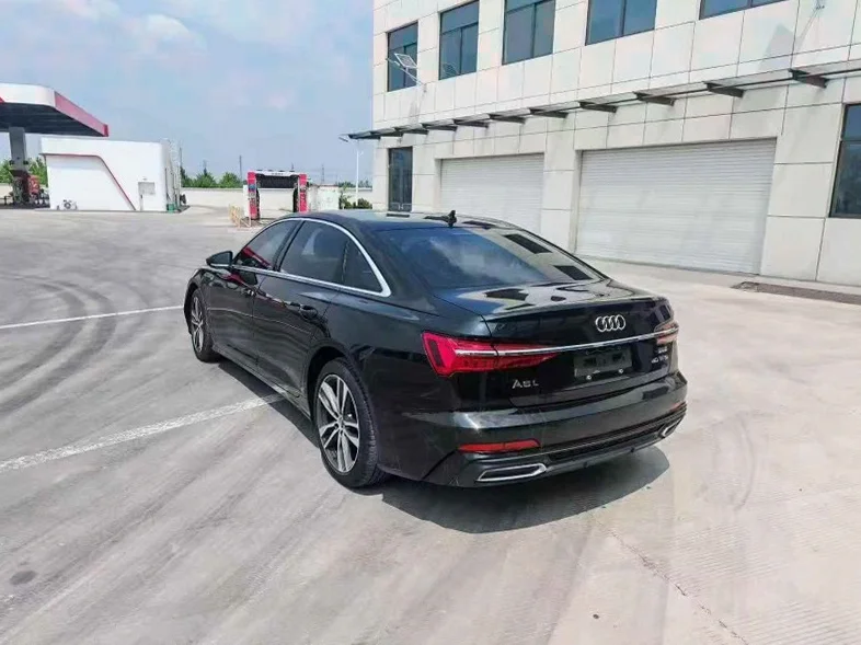 奥迪A6L 后面外观三