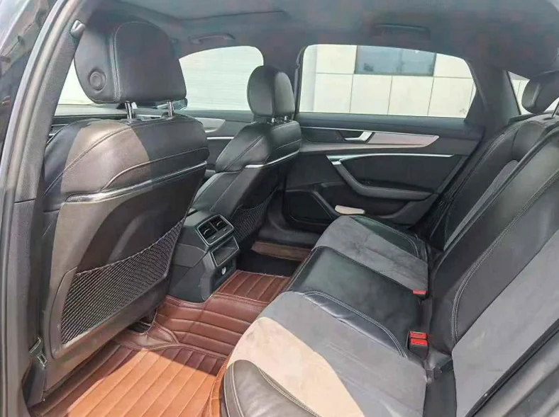 奥迪A6L 后面外观一