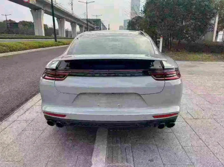 保时捷帕拉梅拉 内饰后排