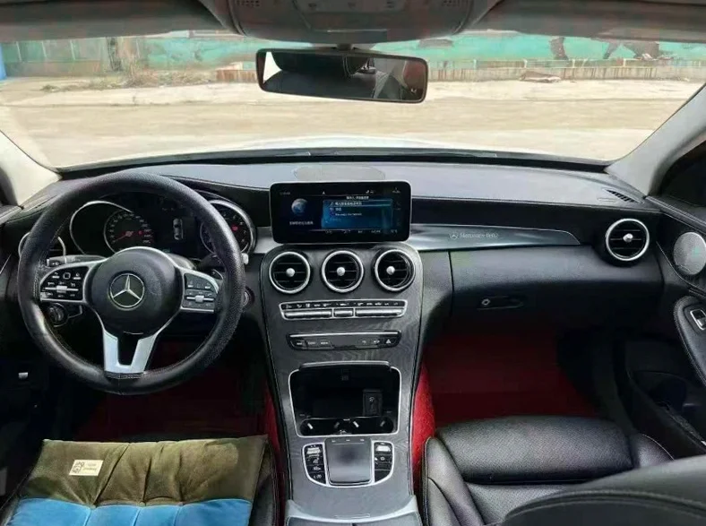 奔驰C 后面外观三