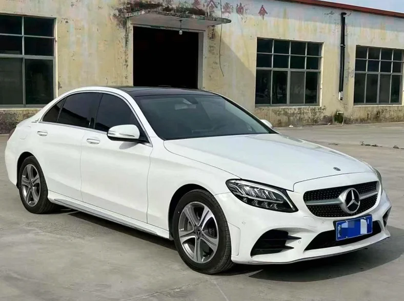 奔驰C 正面外观二