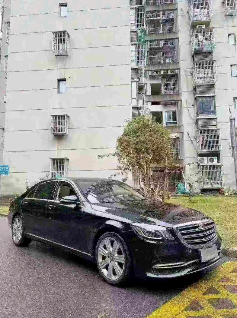 奔驰S 正面外观三
