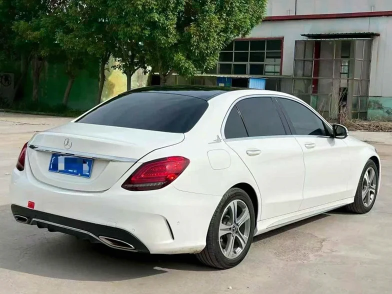 奔驰C 内饰前排