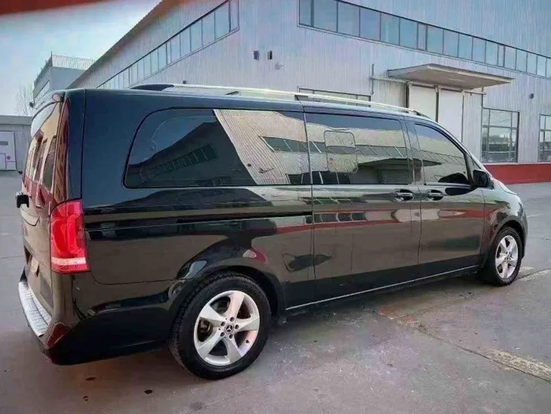 奔驰V 内饰前排