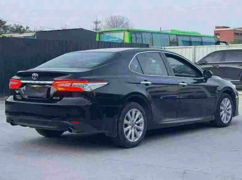 丰田凯美瑞 后面外观一