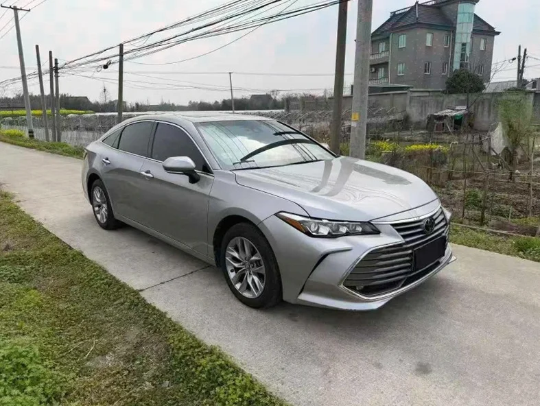 丰田亚洲龙 正面外观二