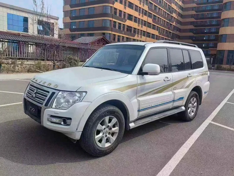 三菱帕杰罗 正面外观二