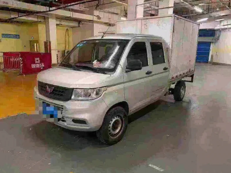 五菱汽车新卡 正面外观三