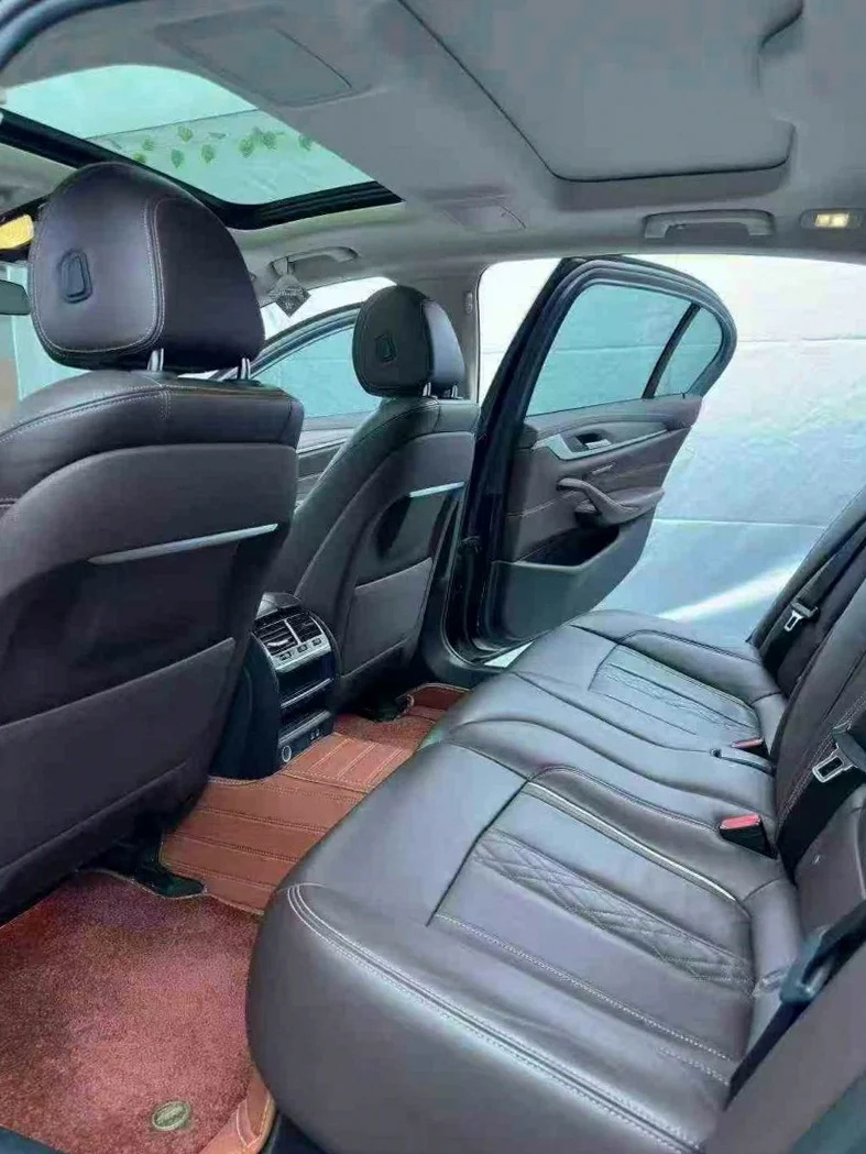 宝马5系 后面外观二