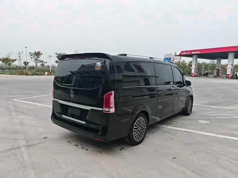 奔驰威霆 内饰前排