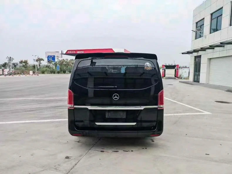 奔驰威霆 内饰后排