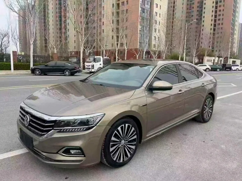 大众帕萨特 正面外观二