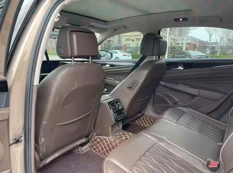 大众帕萨特 内饰前排