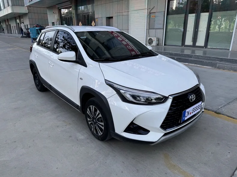 丰田YARiS 正面外观二