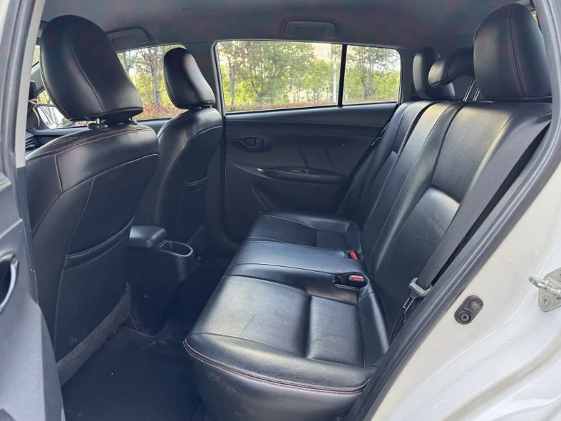 丰田YARiS 内饰前排