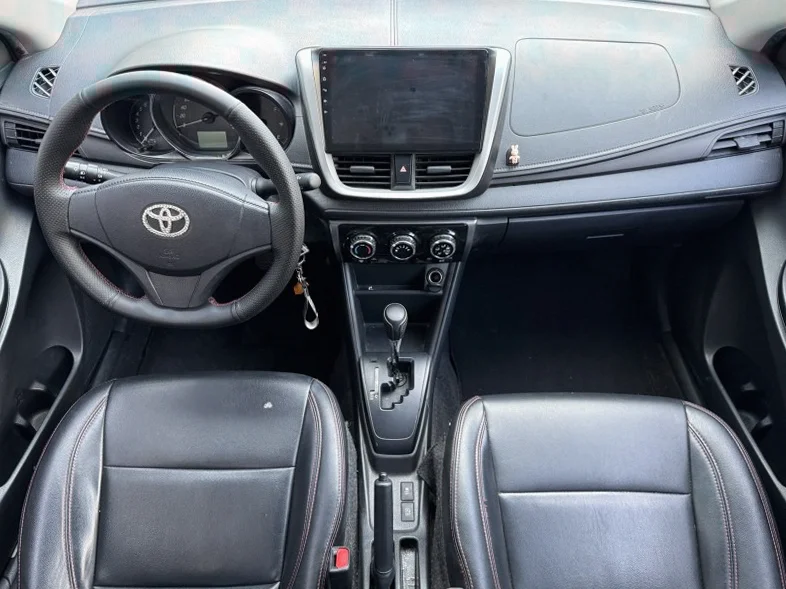 丰田YARiS 内饰后排