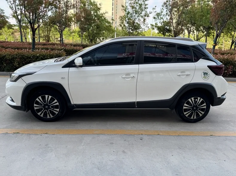 丰田YARiS 后面外观二