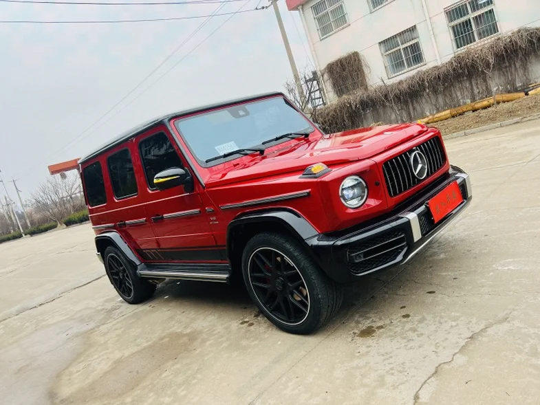 奔驰G 正面外观二