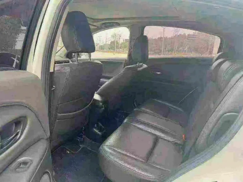 本田缤智 后面外观一