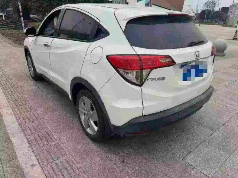 本田缤智 驾驶室