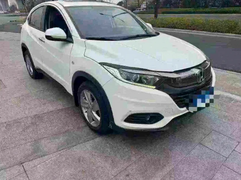 本田缤智 正面外观三