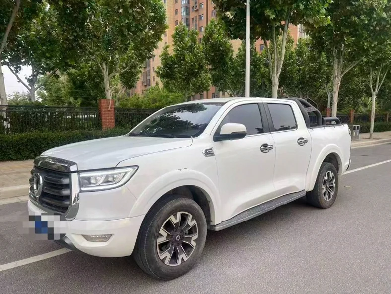 长城汽车炮 正面外观三