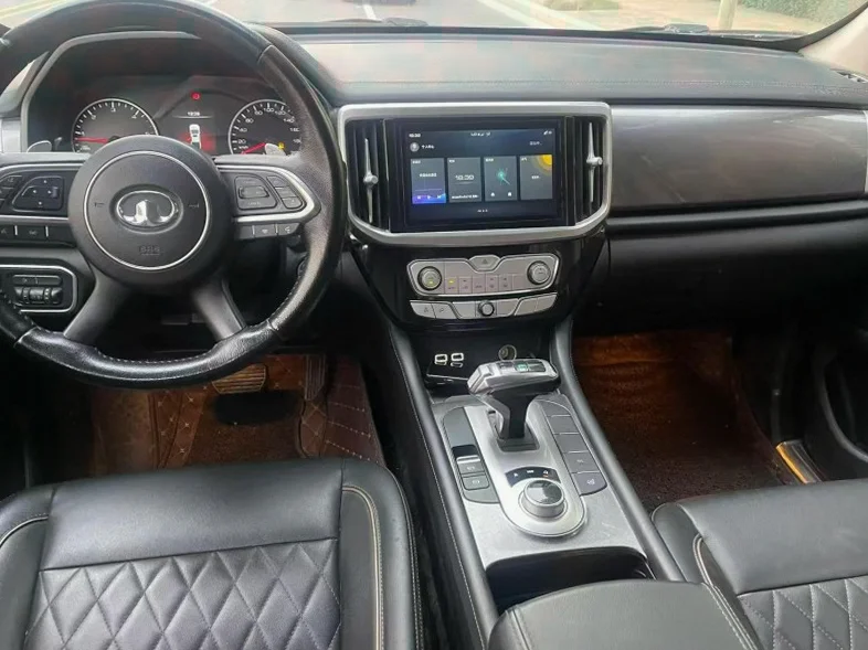 长城汽车炮 内饰后排