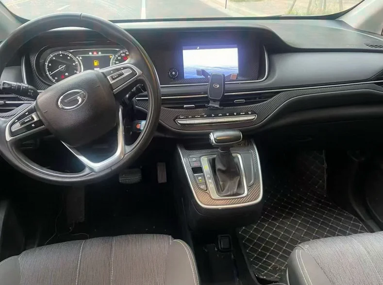 传祺M6 内饰后排