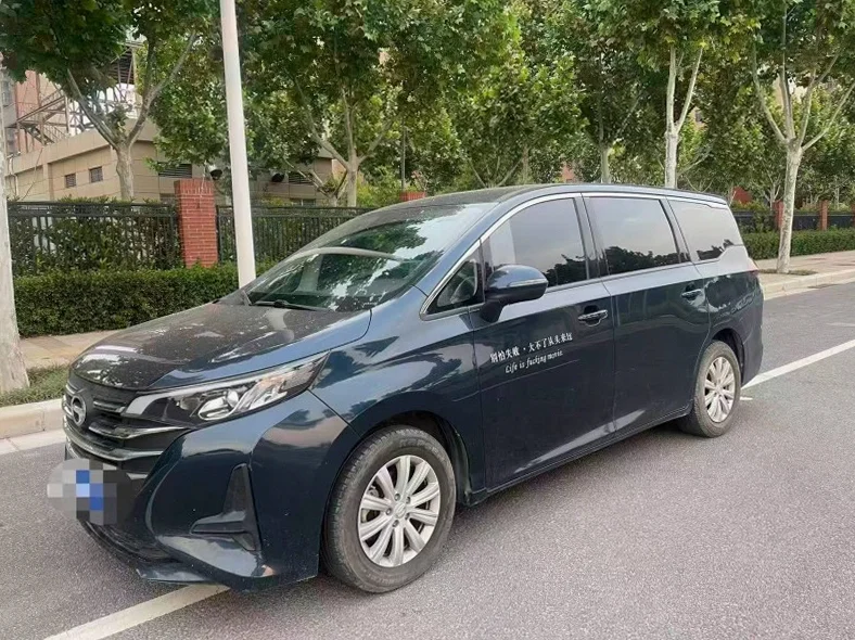 传祺M6 正面外观三