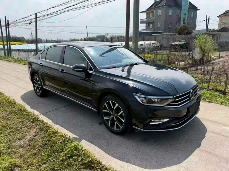 大众迈腾 正面外观二