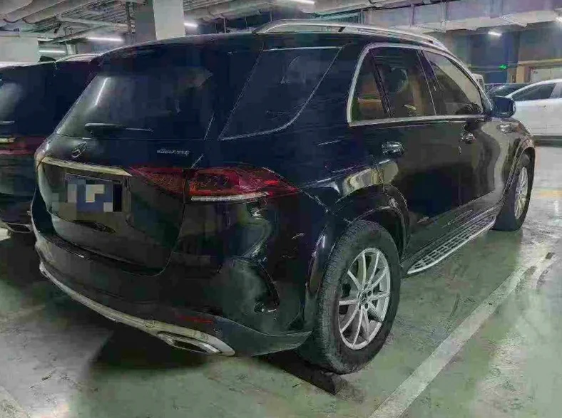 奔驰GLE 后面外观一