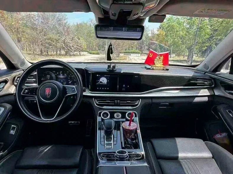 红旗H9 后面外观三