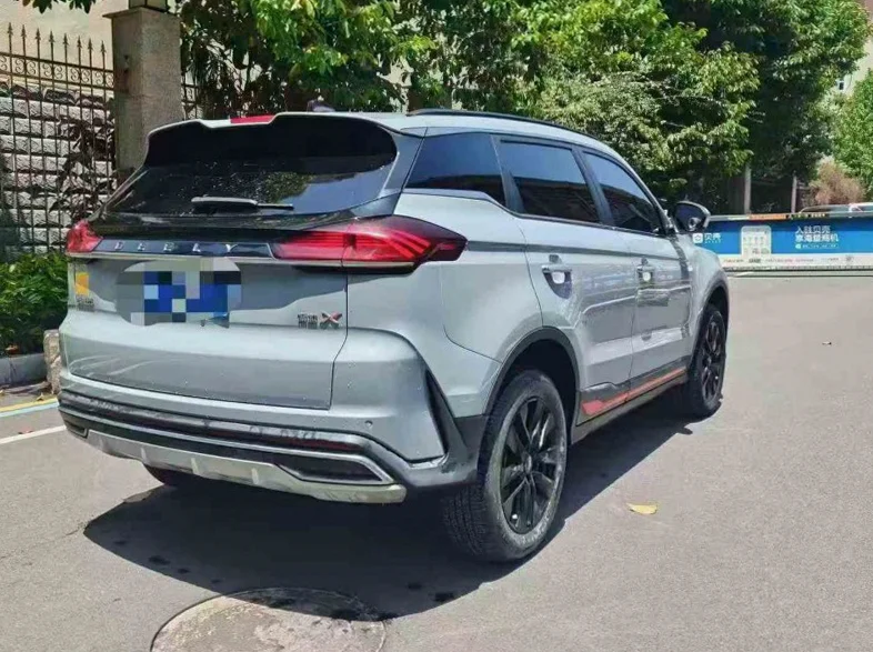 吉利博越 内饰前排