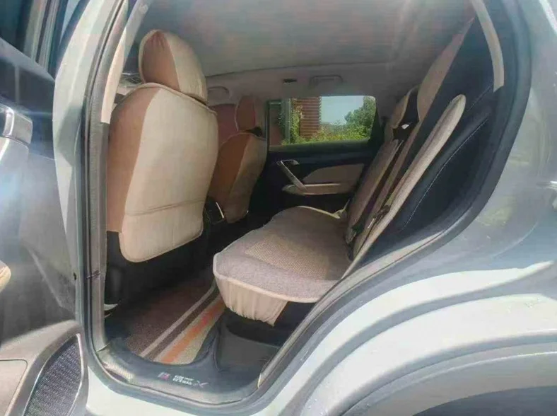 吉利博越 后面外观三