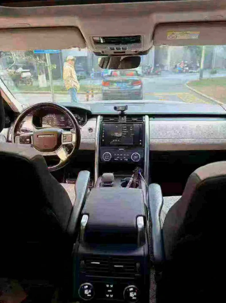 路虎发现 后面外观三