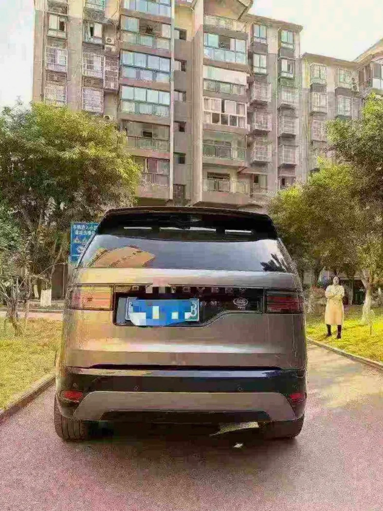 路虎发现 驾驶室