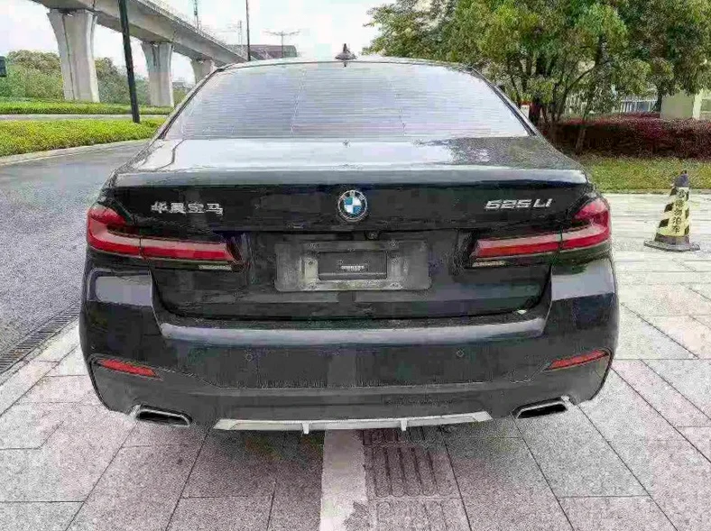 宝马5系 驾驶室