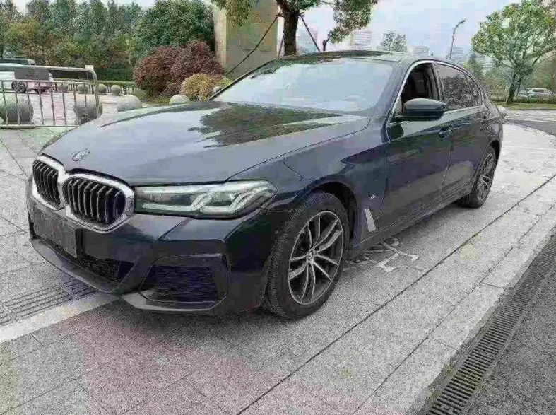 宝马5系 正面外观三