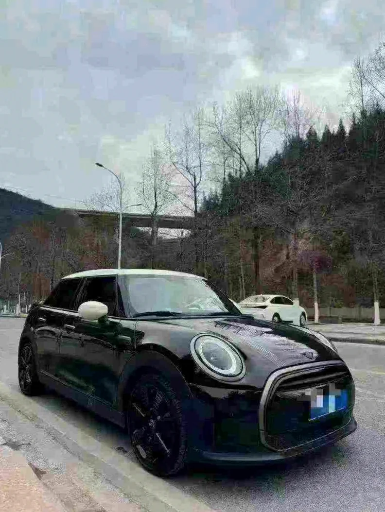 宝马迷你 正面外观三