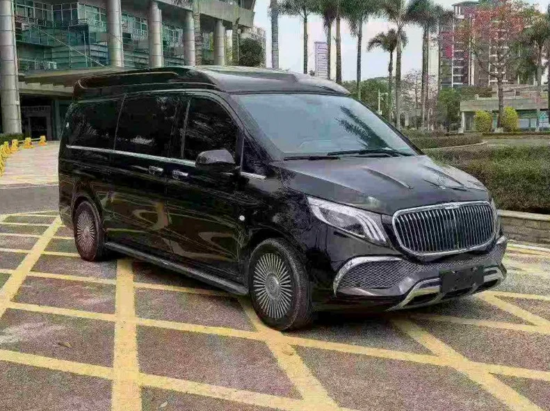 奔驰威霆 正面外观二