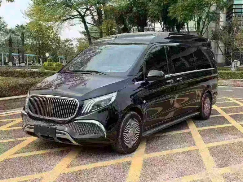 奔驰威霆 正面外观三