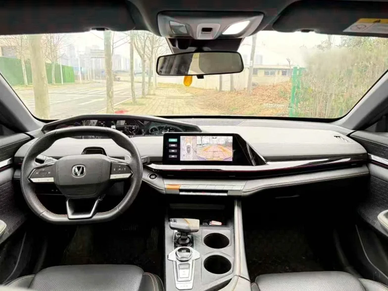 长安汽车UNI 内饰后排