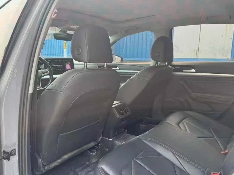 大众朗逸 内饰后排