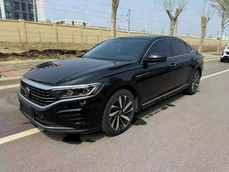 大众帕萨特 正面外观二