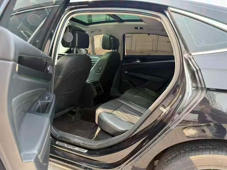 大众帕萨特 内饰前排