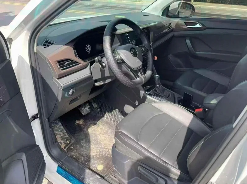 大众途岳 驾驶室