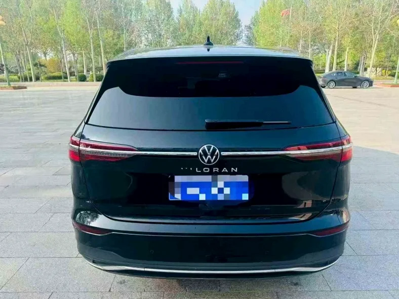 大众威然 内饰后排